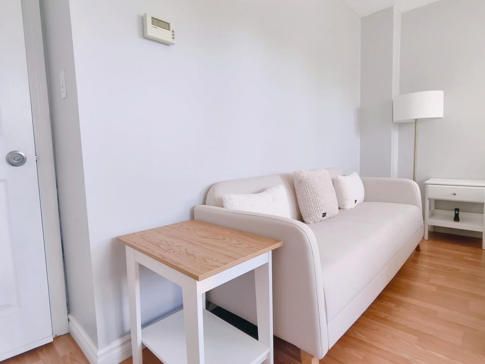 Seating area, Bedroom