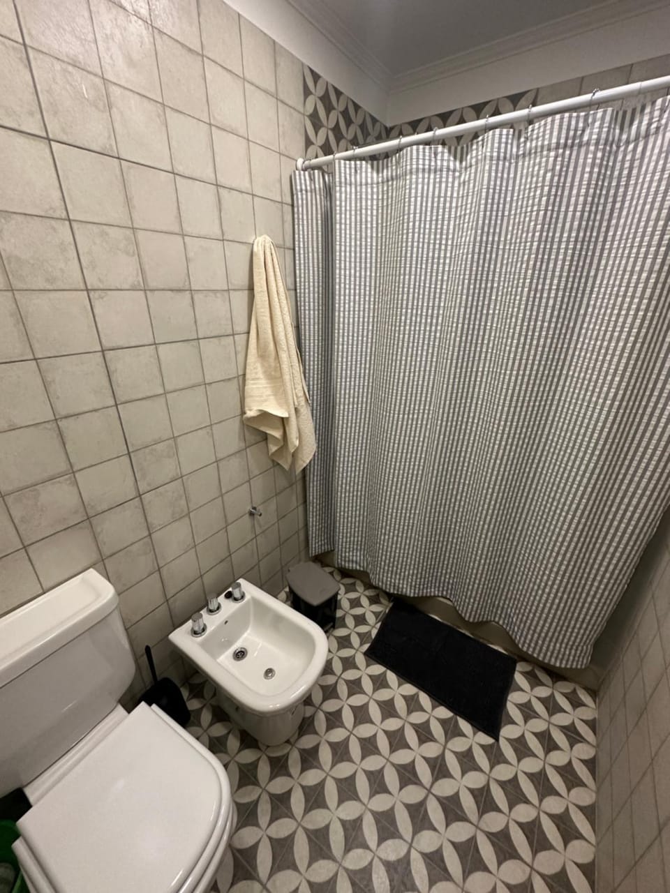 Shower, Bathroom, bidet, towels