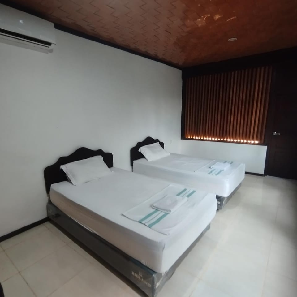 Photo of the whole room, Bedroom, towels