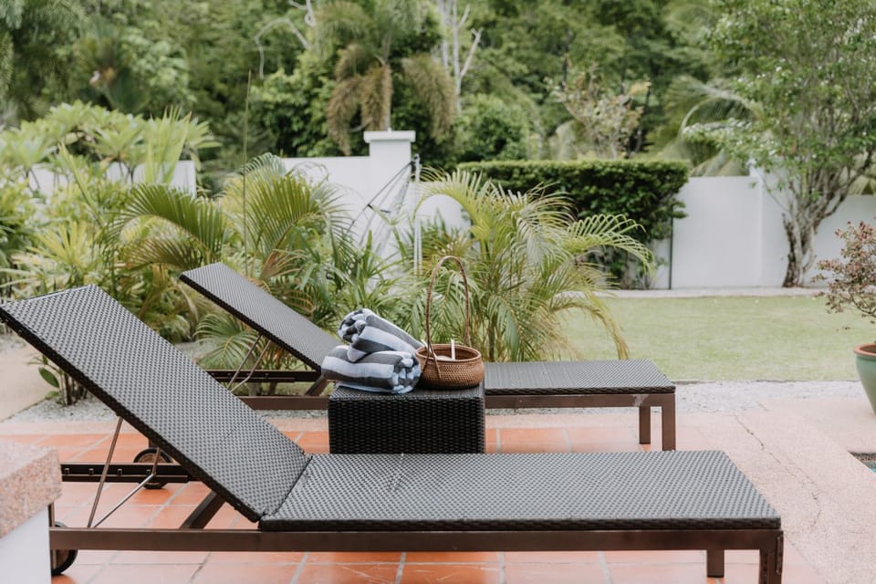 Day, Garden, Garden view, Swimming pool, sunbed