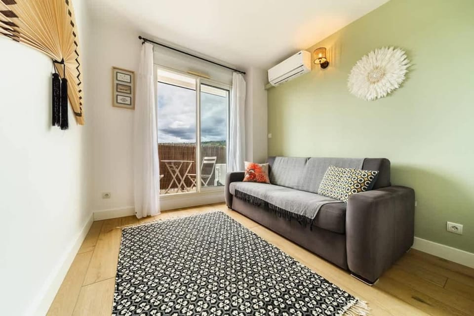 LE VERT AZUR - Appartement 2 chambres à Montroquefeuil - secteur Carrefour, à 3 min du centre-ville - ST-GILLES-LES-BAINS Apartment in Saint-Paul