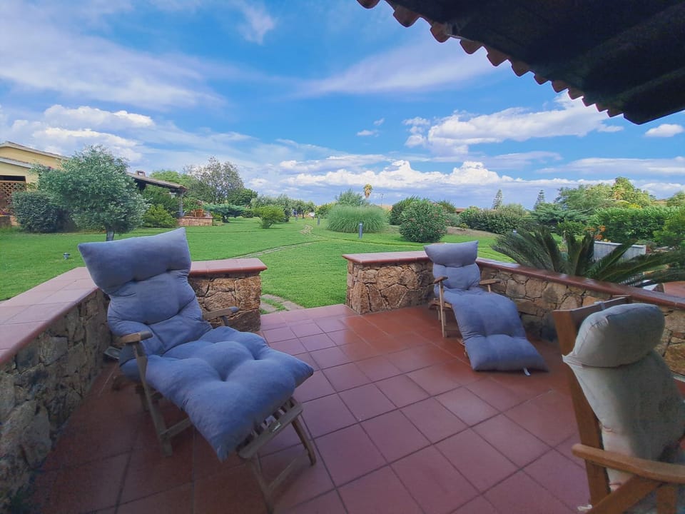 Patio, Day, Natural landscape, Garden, View (from property/room), Garden view