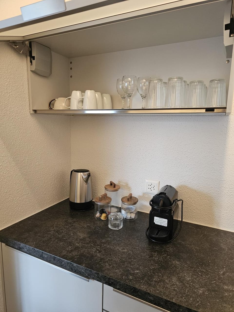 Apartment 2 Hügelruhe Mandach - 25 m2 - 1 Schlafzimmer - Ferien - Business Apartment in Aargau, Switzerland