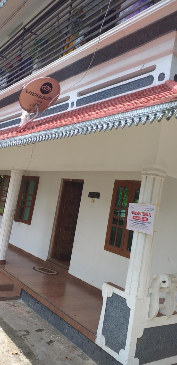 Punchiri Smile Home Stay-jyothis --211--Ground floor-Wachermukku-Varkala Apartment in Varkala