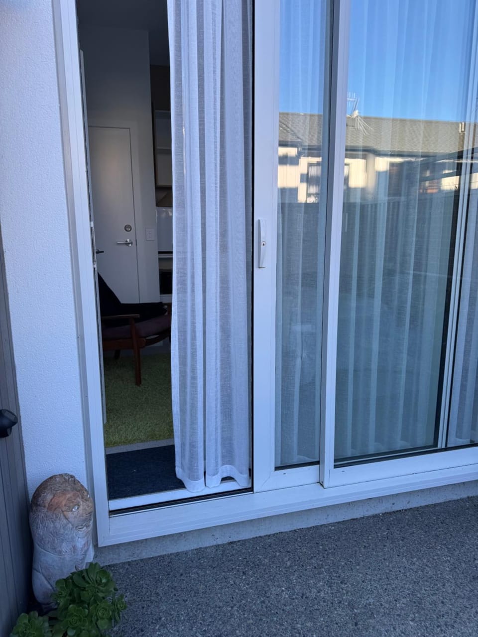 Studio Stay near beach, shops, Kapiti Island and golf Apartment in Wellington Region