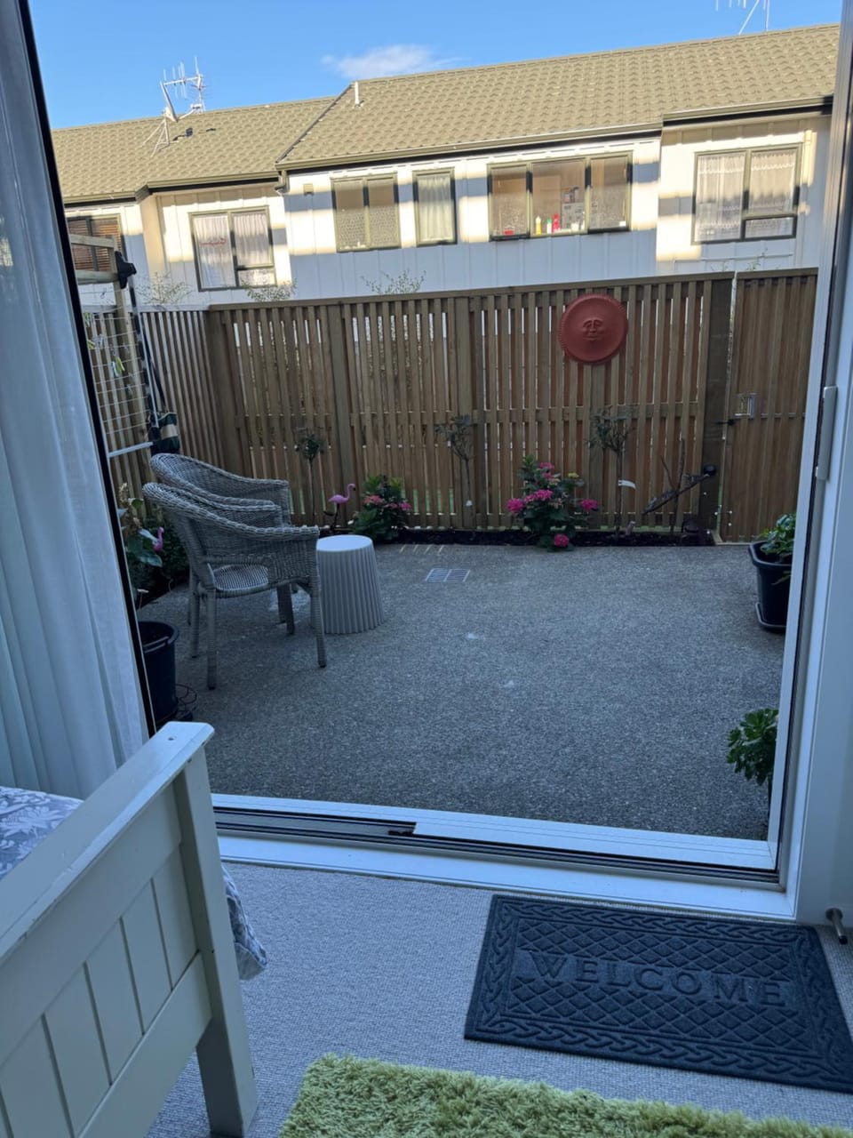 Studio Stay near beach, shops, Kapiti Island and golf Apartment in Wellington Region