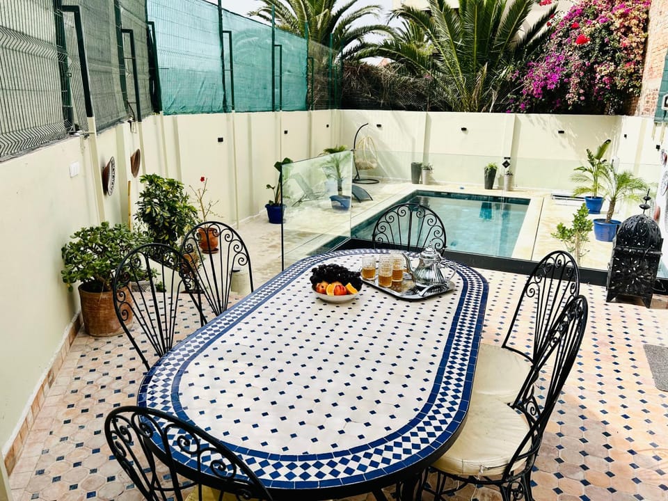 Patio, Balcony/Terrace, Dining area, Swimming pool
