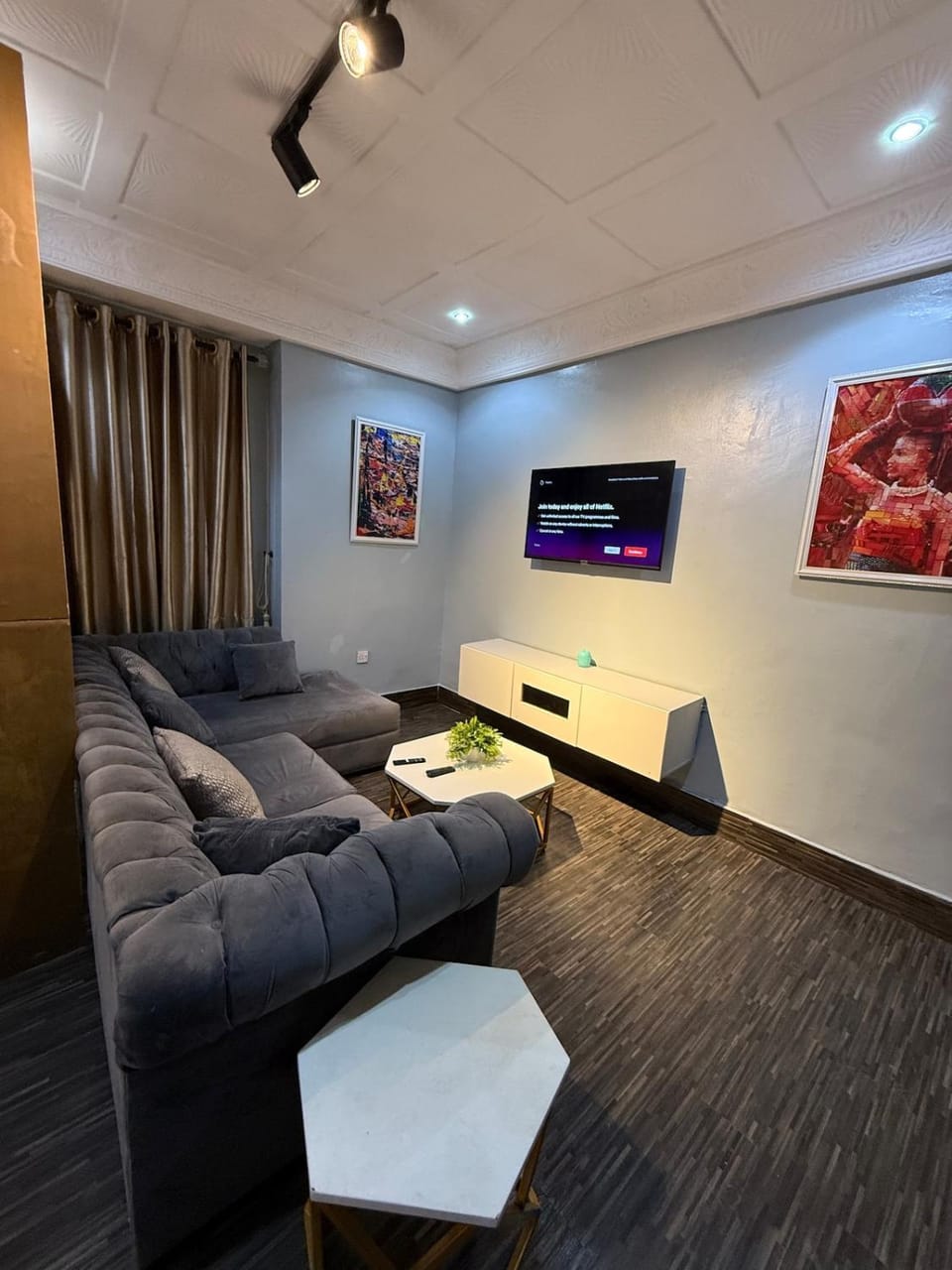 Big Studio Unit in Lekki phase 1 - Kitchen, Washer, 24-7 light, WiFi & Netflix Apartment in Lagos