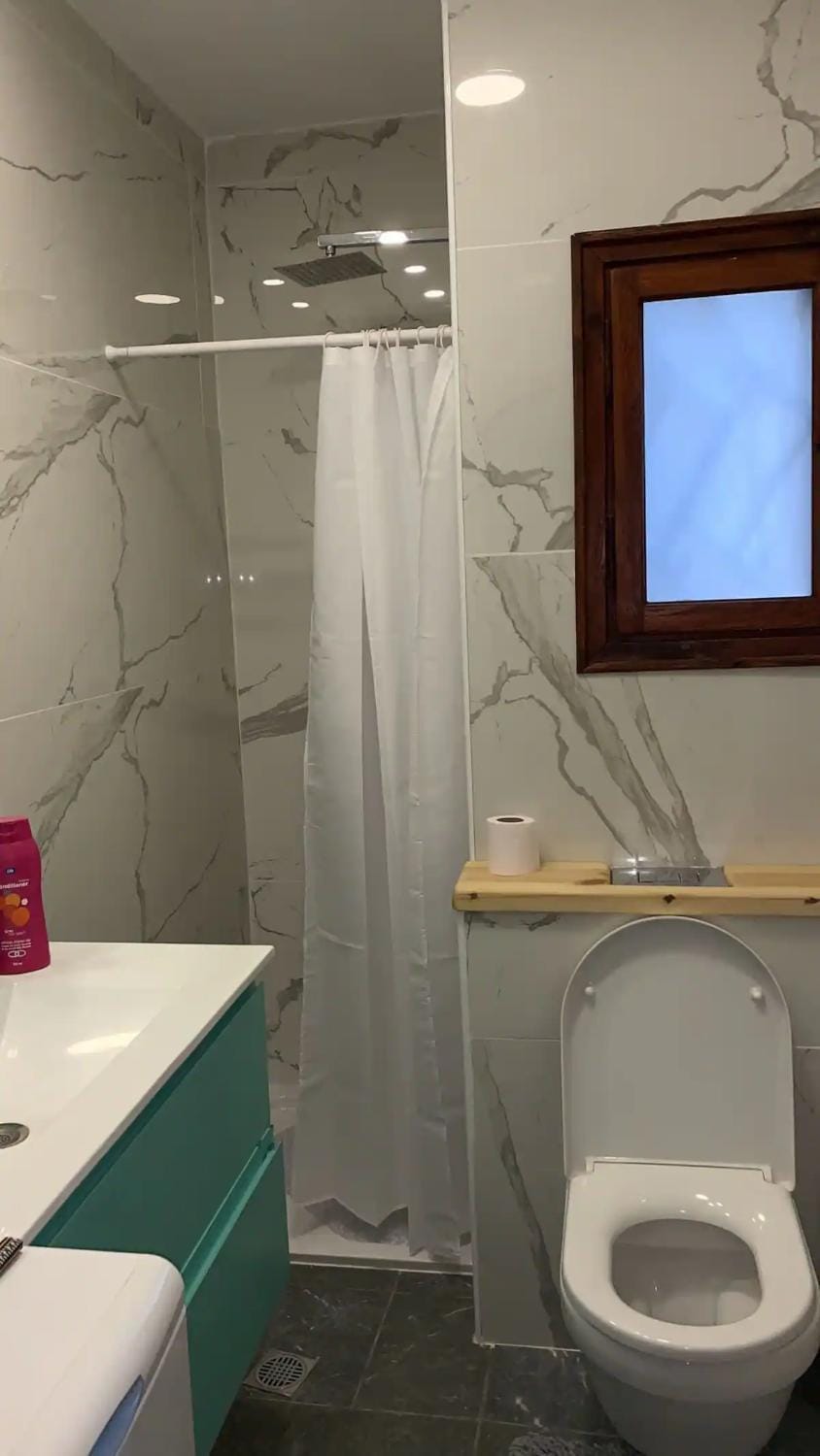 Shower, Toilet, Bathroom
