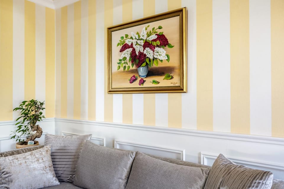 Property building, Living room