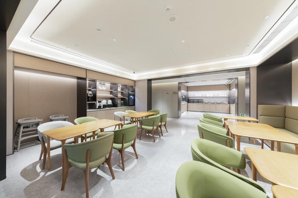 Restaurant/places to eat, Seating area