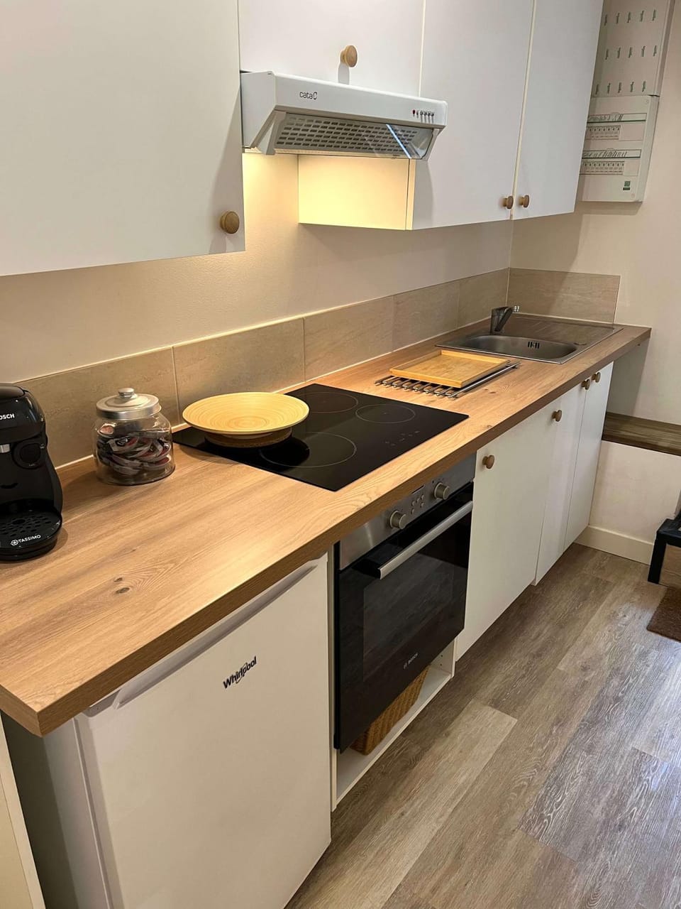 Kitchen or kitchenette, pet friendly, stove