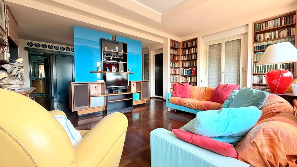 A43 - Ancona, ampio trilocale con giardino Apartment in Marche