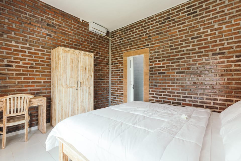 Monik Guest House Bed and Breakfast in North Kuta