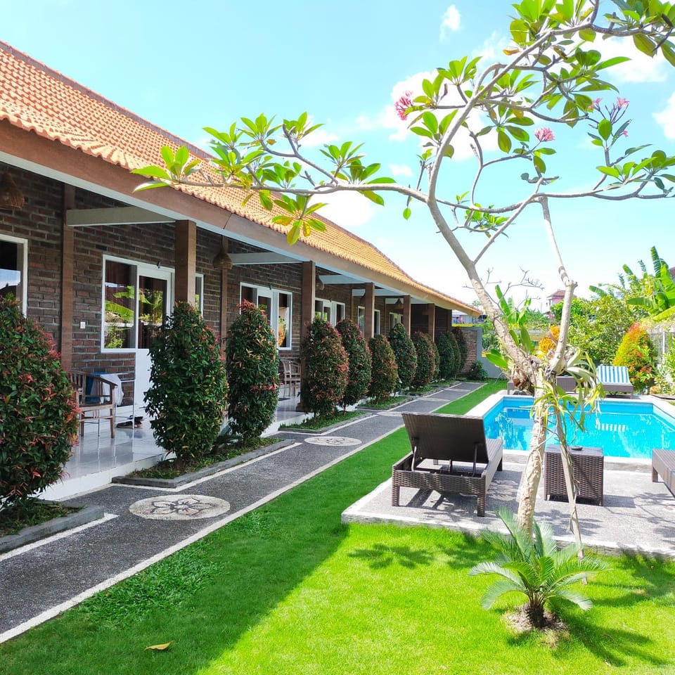 Monik Guest House Bed and Breakfast in North Kuta