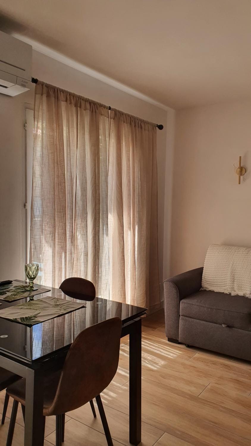 Living room, Seating area, Dining area