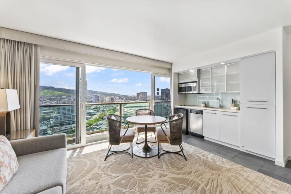 Ala Moana Hotel 2026 near beach King bed Apartment in Honolulu