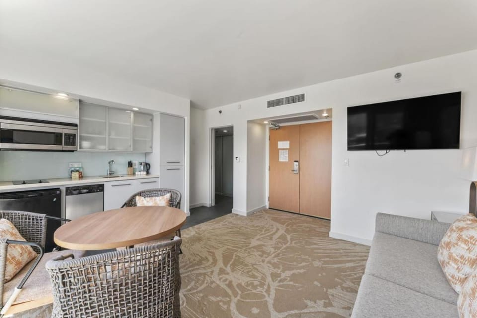 Ala Moana Hotel 2026 near beach King bed Apartment in Honolulu