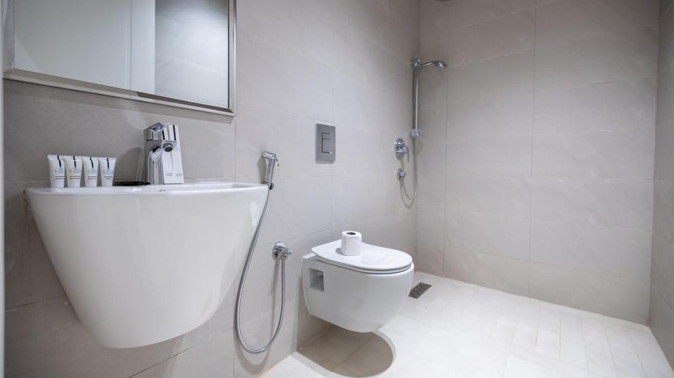 Shower, Toilet, Bathroom