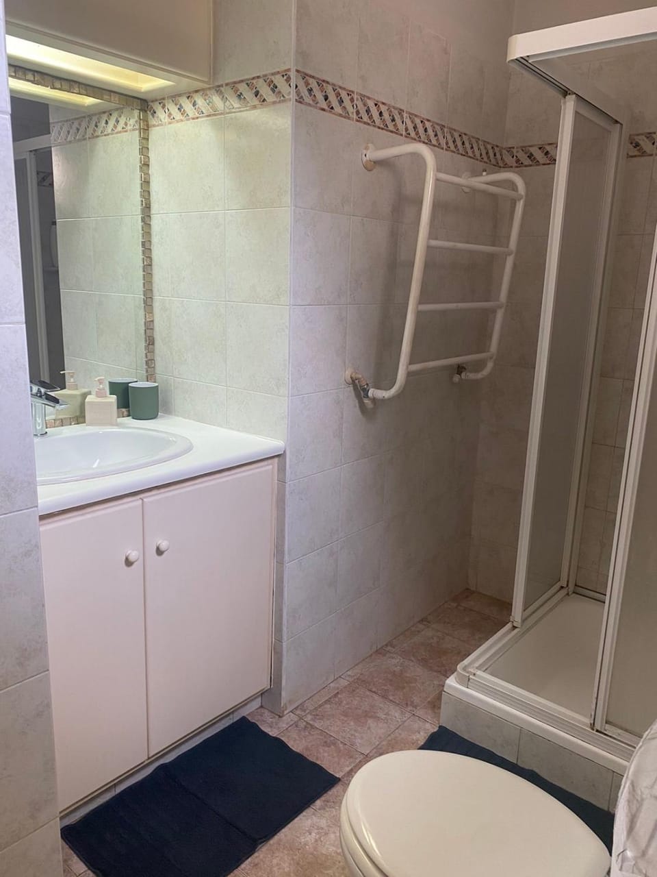 Shower, Toilet, Bathroom