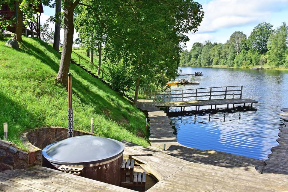 Garden, Hot Tub, Lake view