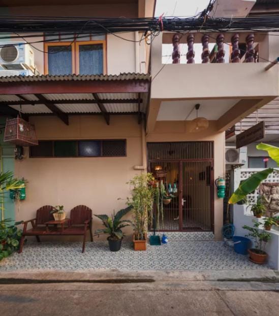 Whole House - 4Bedrooms - Experience Local Life Apartment in Bangkok
