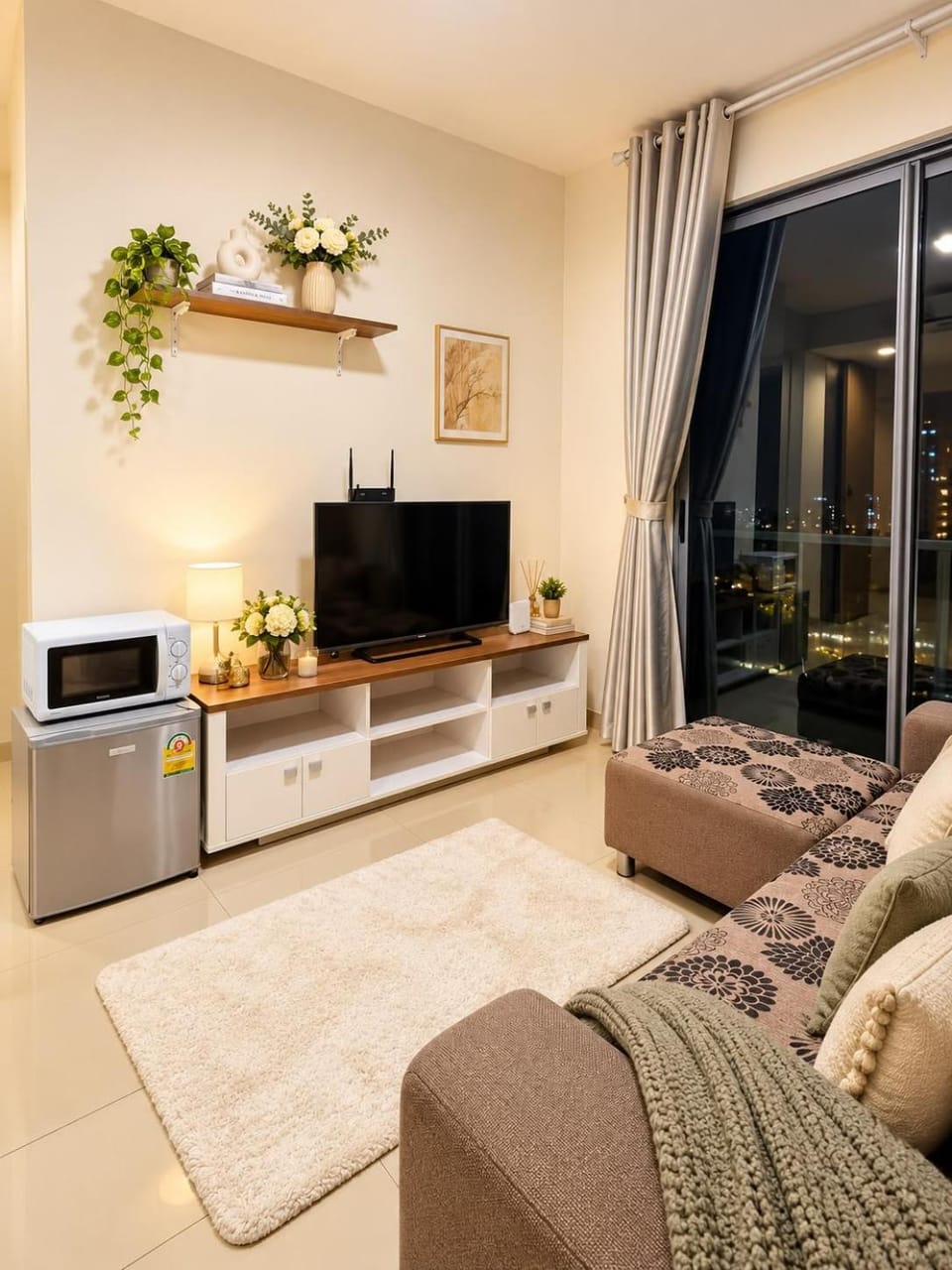 Unixx Condo Pattaya Sea View Walking Street 5 Min Pool & Gym Apartment in Pattaya City