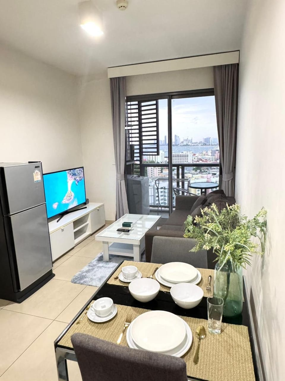 TV and multimedia, Kitchen or kitchenette, Living room, Seating area, Dining area, minibar