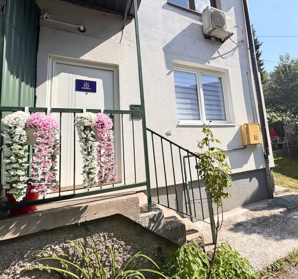 Property building, Garden, Garden view
