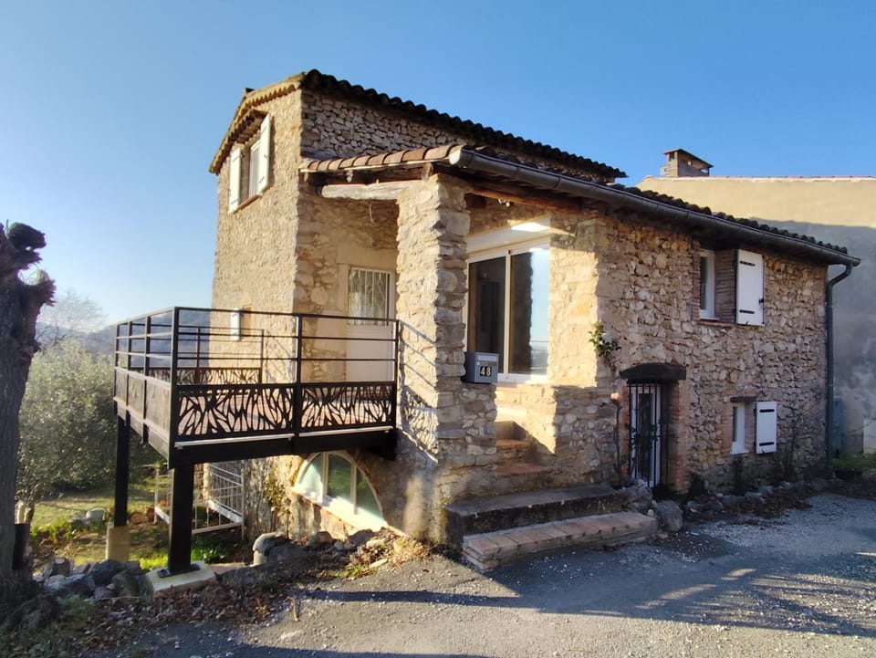 Le mazet des Galinières,gîte climatisé House in Provence