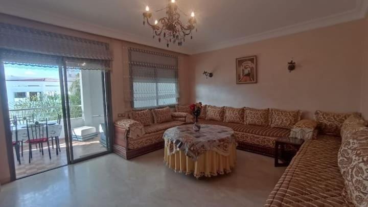 Appartement moderne proche de la plage avec piscine Apartment in Rabat-Salé-Kénitra