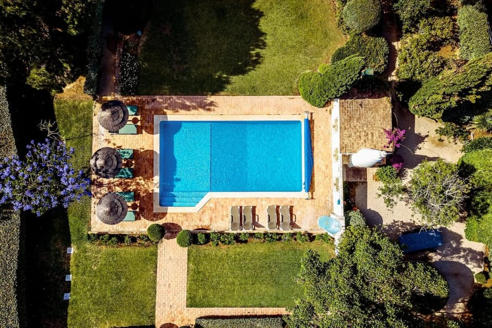 Lovely Very Private Villa with Beautiful Gardens Villa in Guia