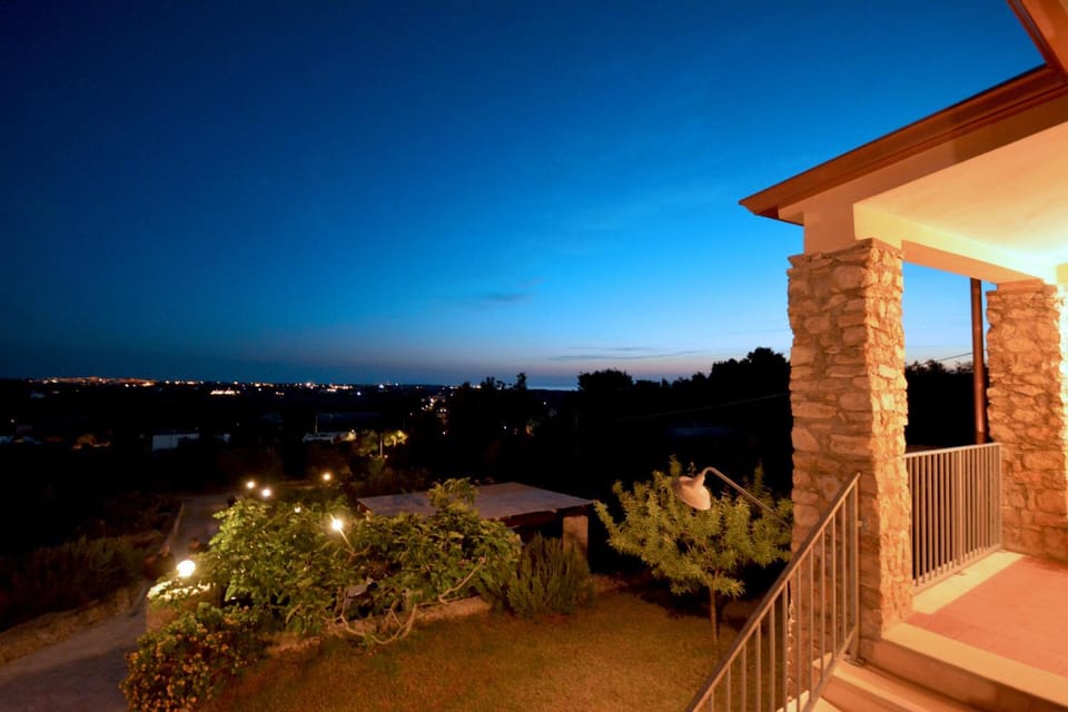 City view, Garden view, Sea view