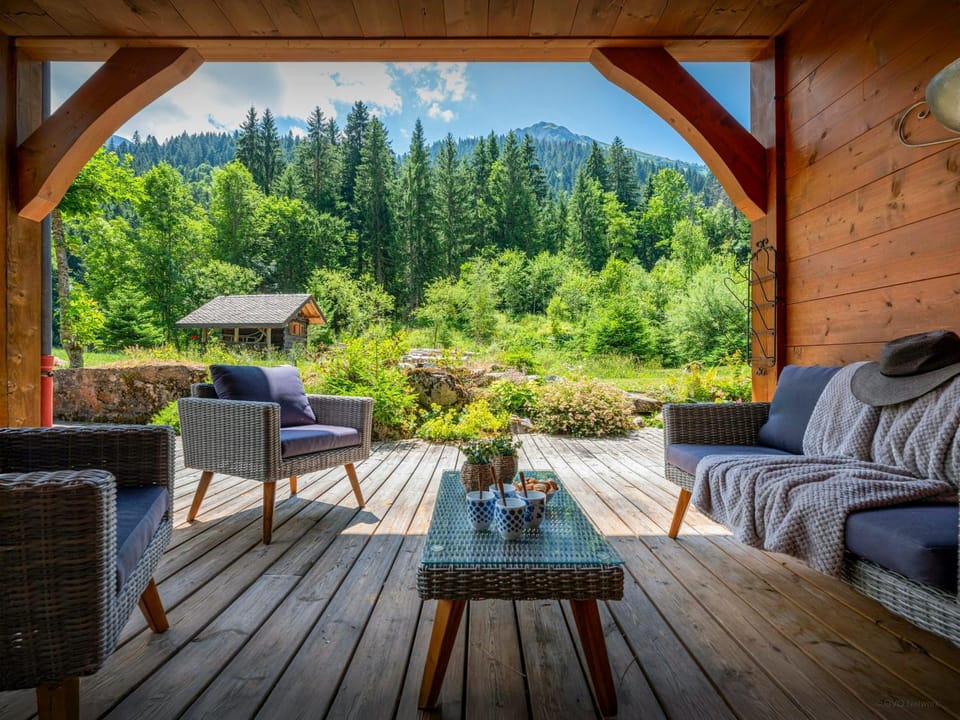 Day, Natural landscape, Garden, View (from property/room), Balcony/Terrace, Seating area, Garden view, Mountain view