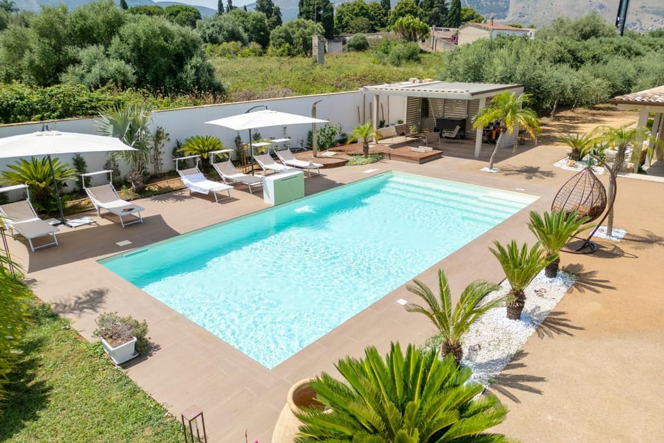 Garden, Garden view, Swimming pool, sunbed