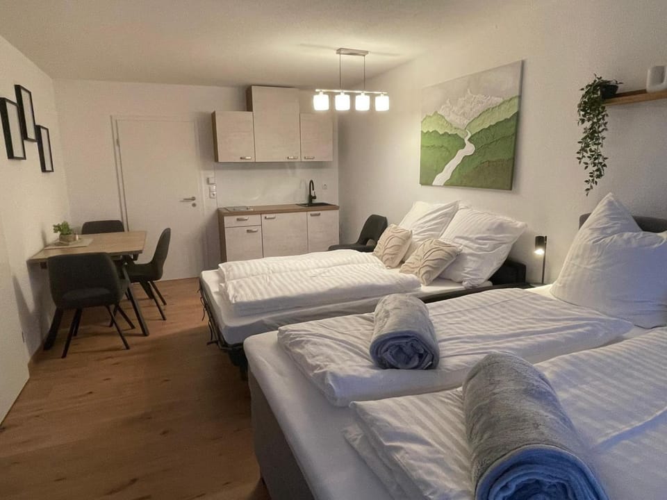 Ausblick in den Bayerischen Wald - Moderne Ferienwohnung Apartment in Straubing-Bogen