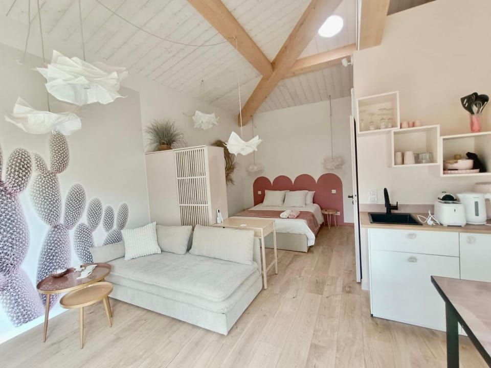 Living room, Photo of the whole room, Seating area