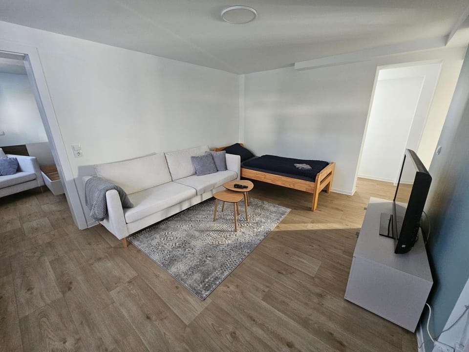 TV and multimedia, Living room, Seating area, Evening entertainment