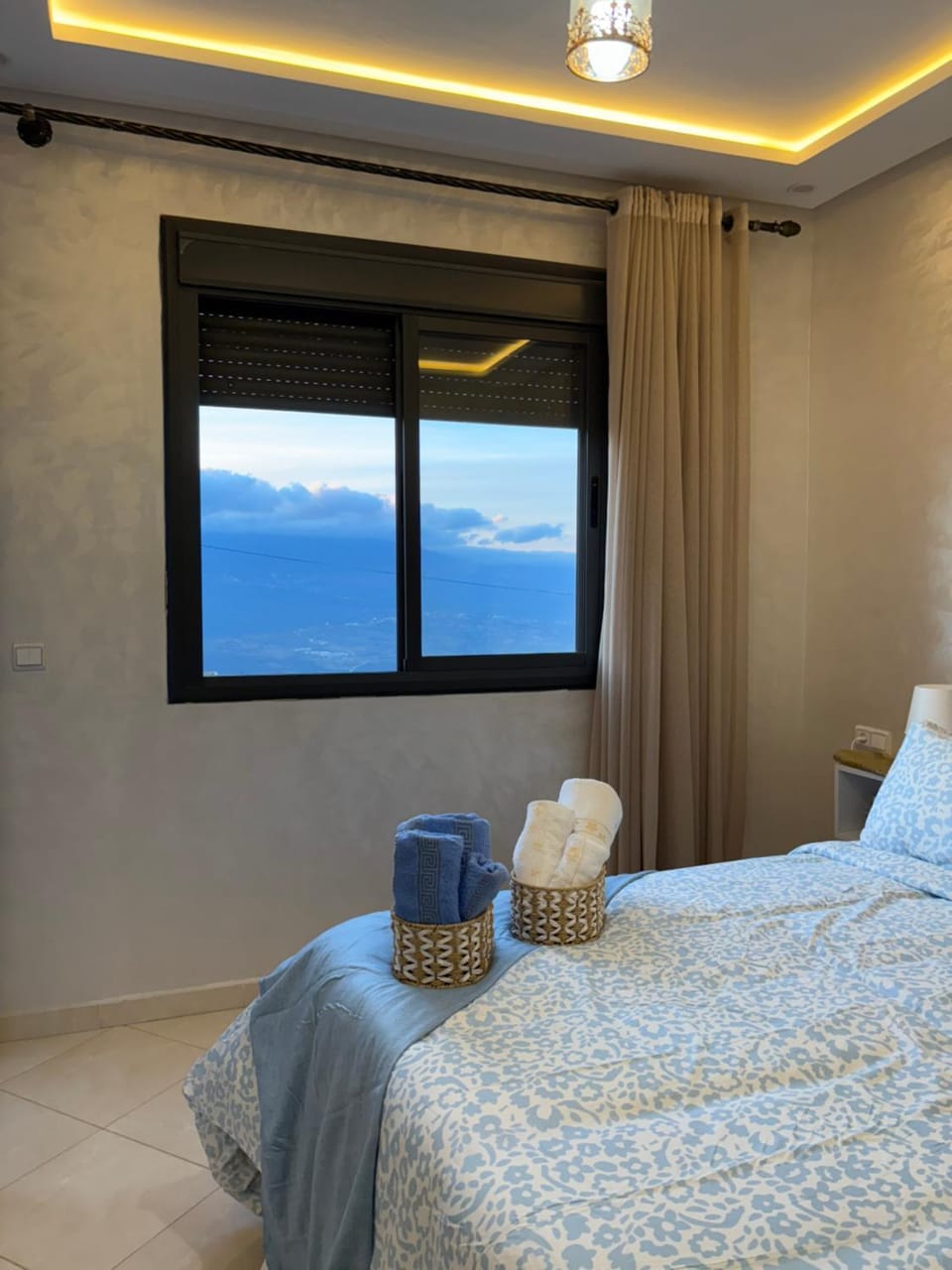 Bed, View (from property/room), Bedroom, Time of day, towels, towels