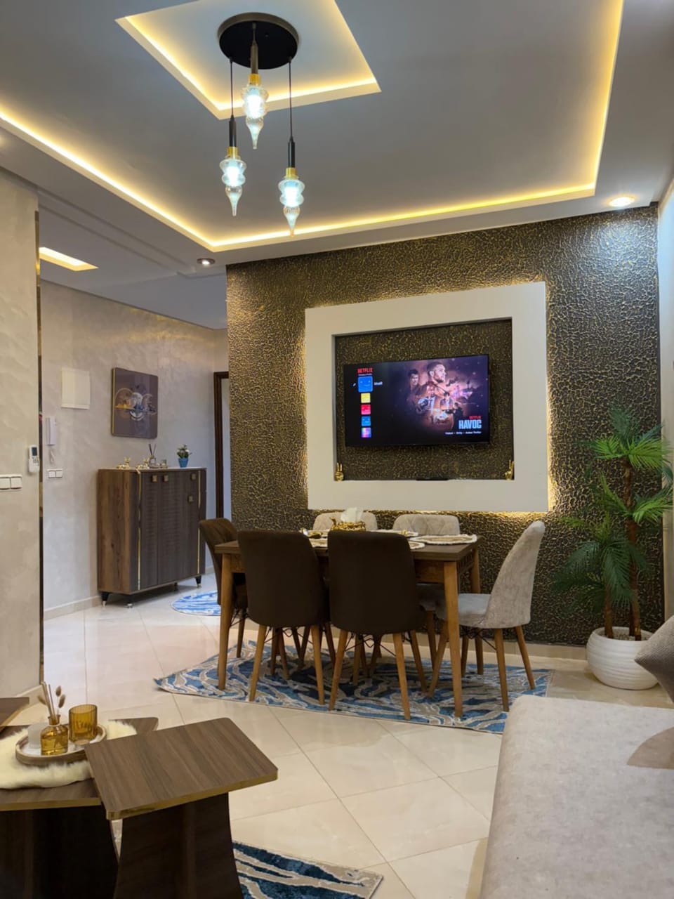 Communal lounge/ TV room, TV and multimedia, Living room, Dining area, air conditioner