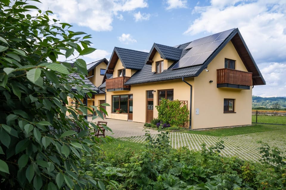 Property building, Day, Garden, Garden view