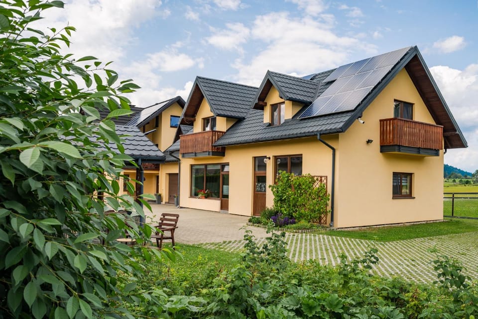 Property building, Day, Garden, Garden view