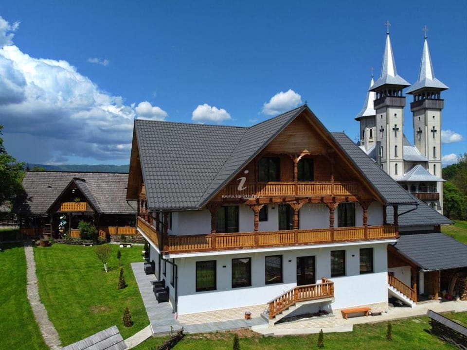Pensiunea Maramu Farm Stay in Romania