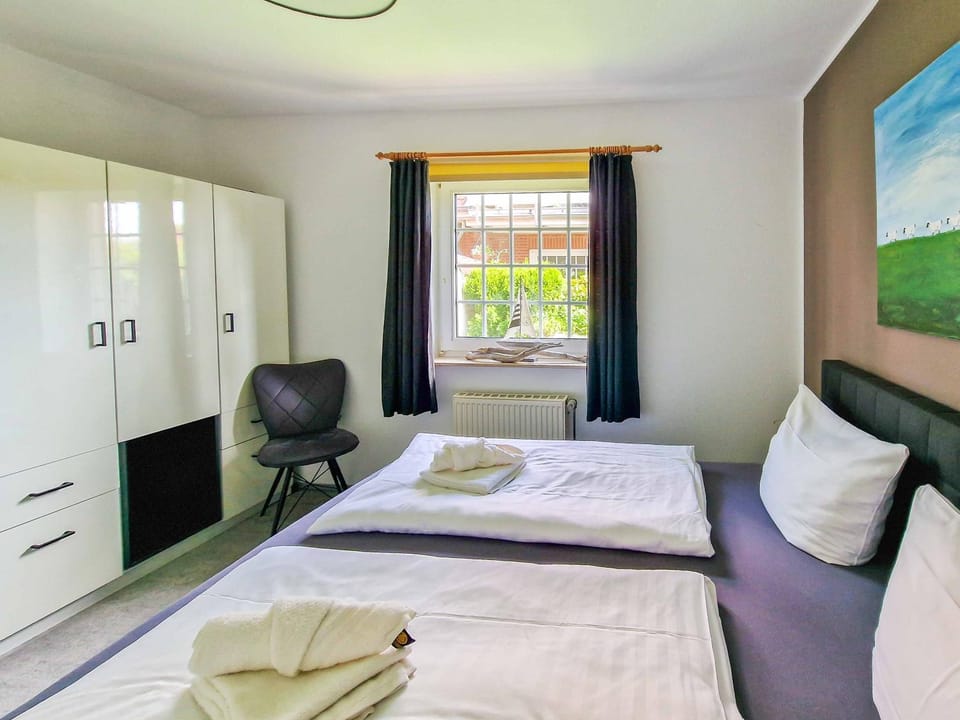 Bed, Bedroom, wardrobe