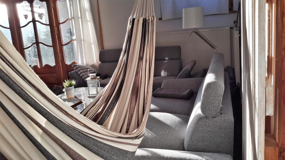 Bed, Living room, Photo of the whole room, Seating area