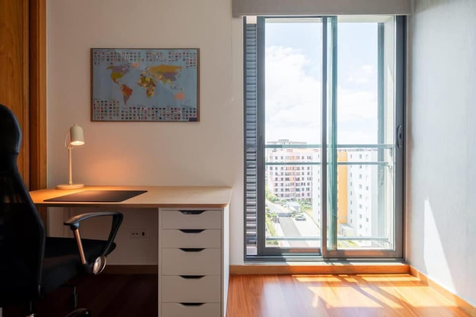 Sky View - Spacious Stay with Pool & Gym Apartment in Funchal