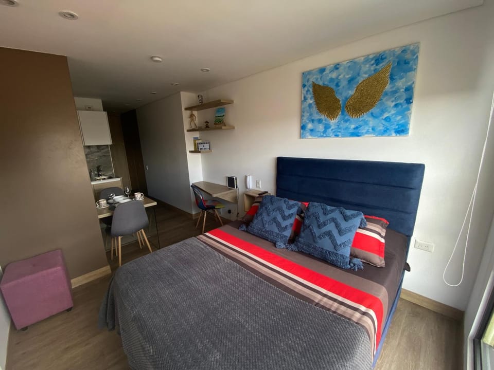 Bed, Photo of the whole room, Bedroom