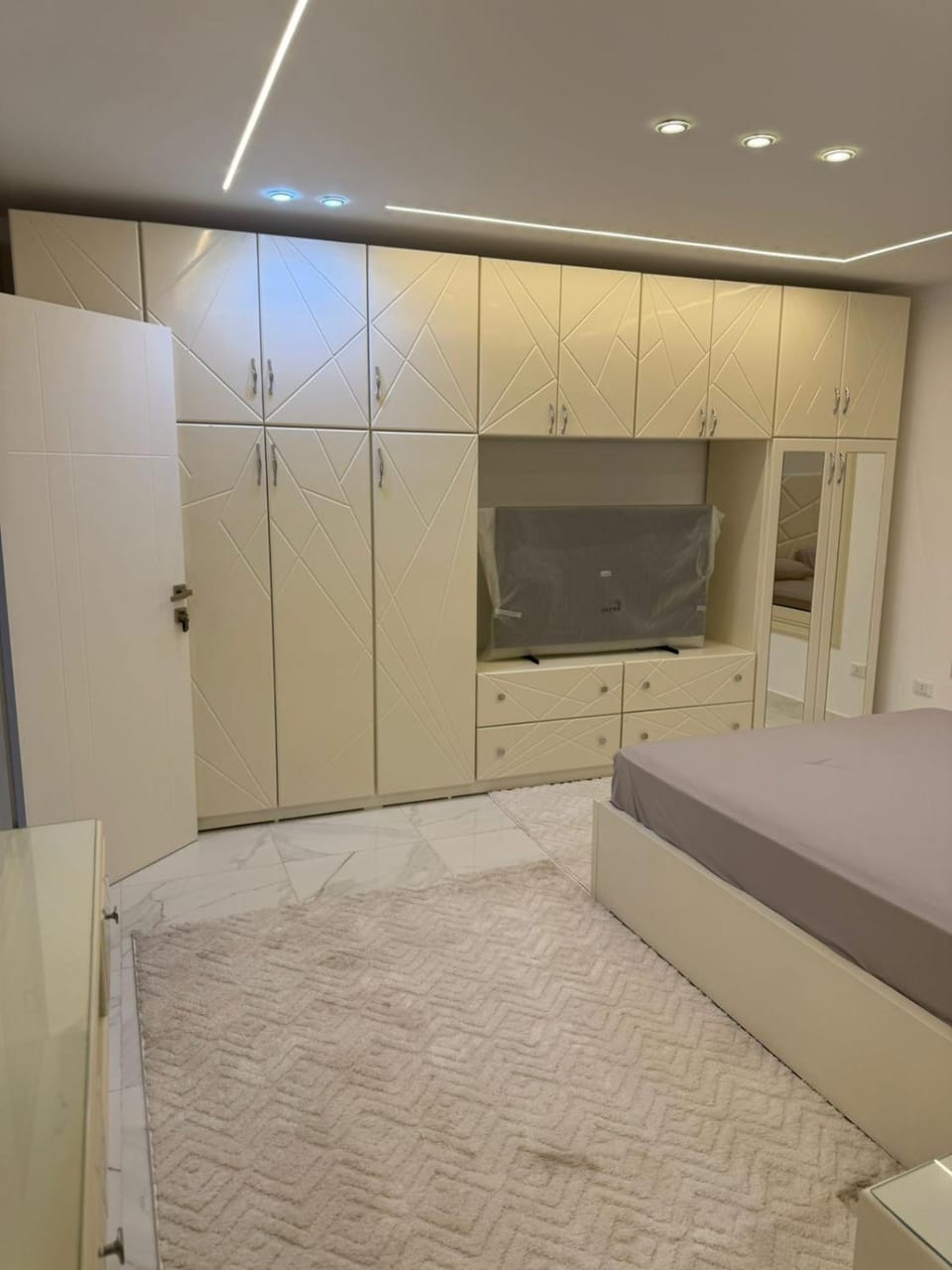 شقة فاخرة مفروشة تطل على النيل بالجيزة Apartment in Cairo