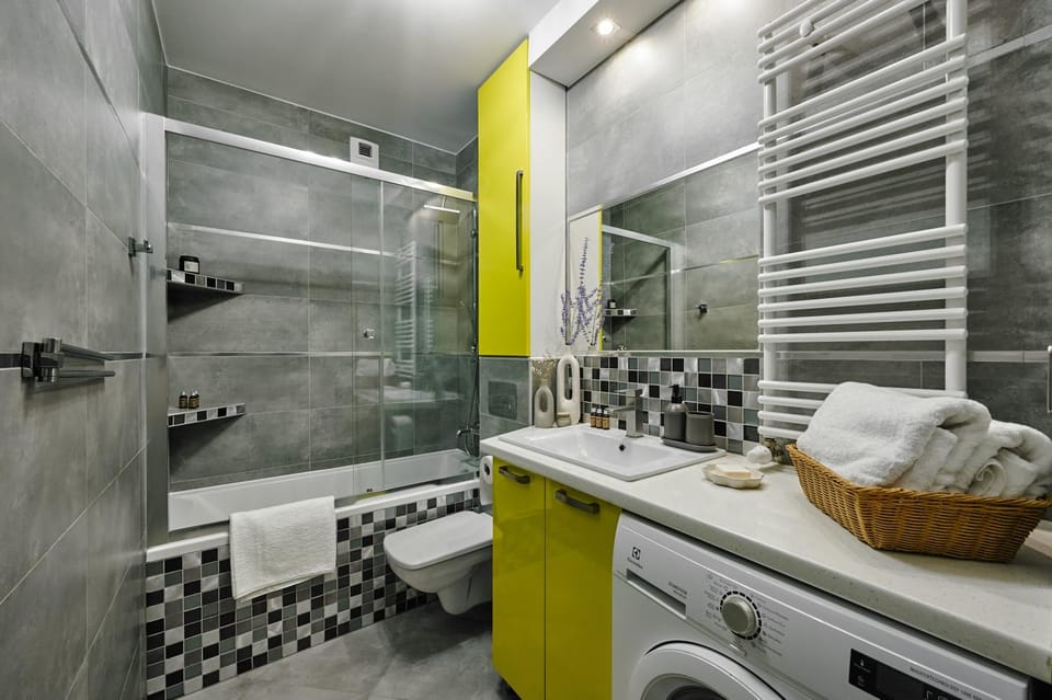Bathroom, Bath, washing machine