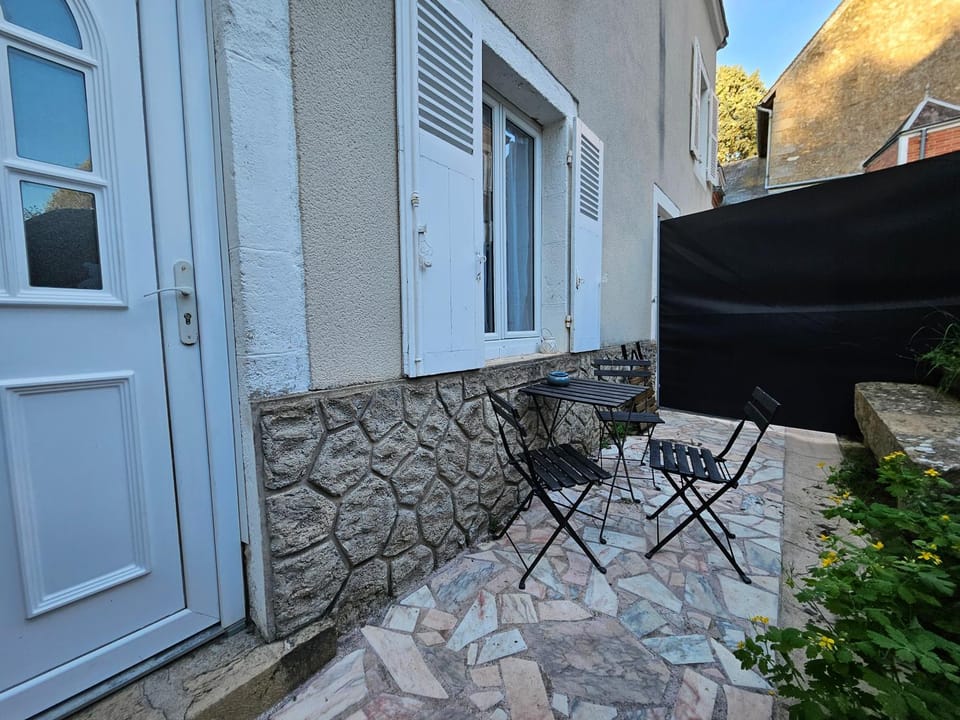Patio, Day